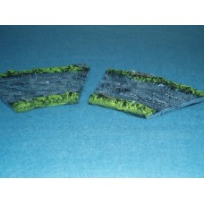 19 - TH16 - 2 x 1/2 curved river sections with banks Painted or unpainted